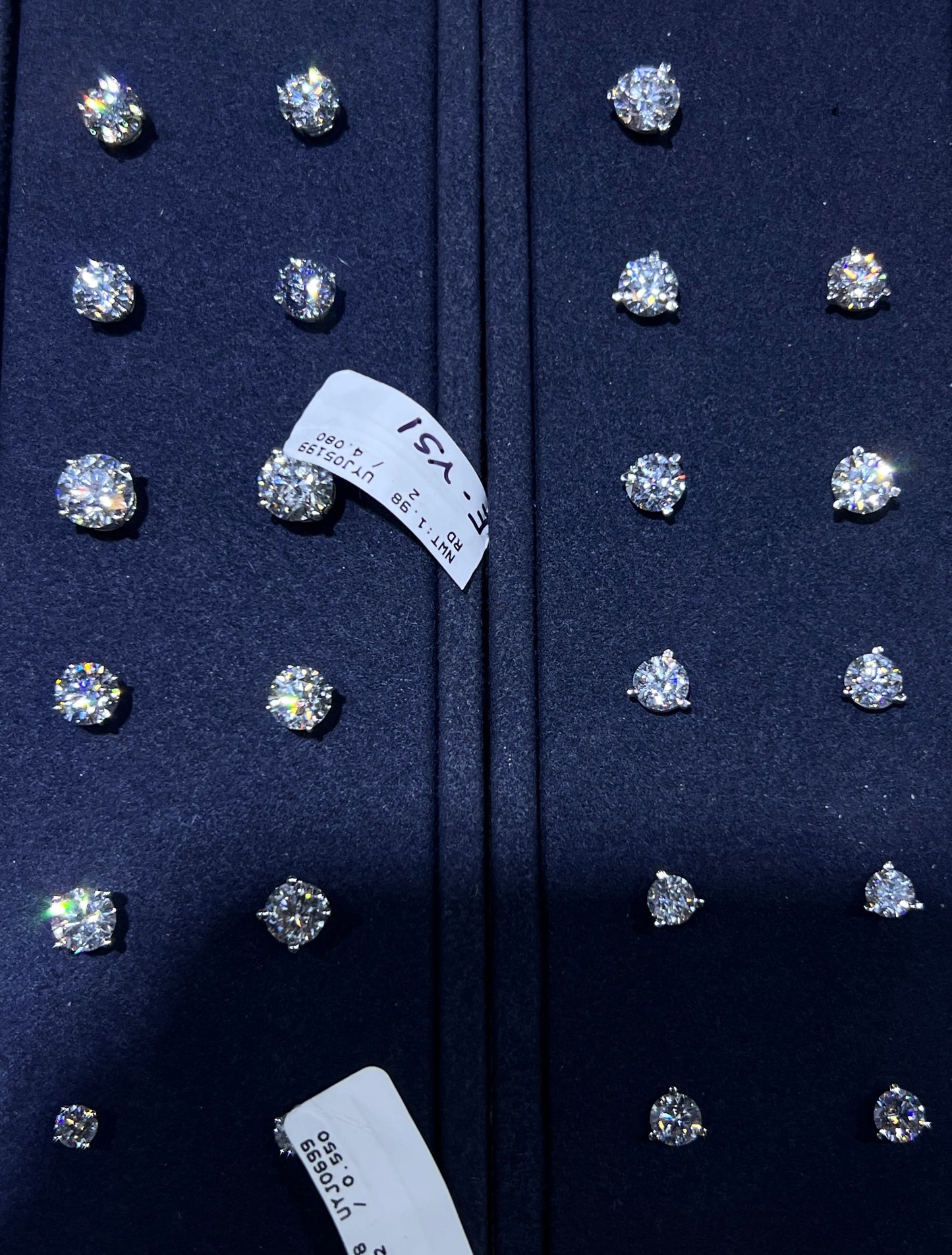 Classic Studs Lab Grown Aretes