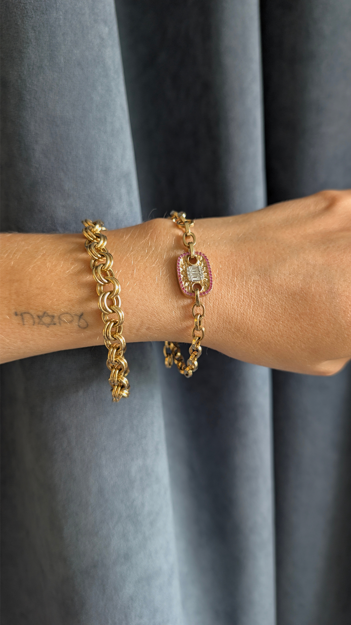 Bold and Pink Pulsera