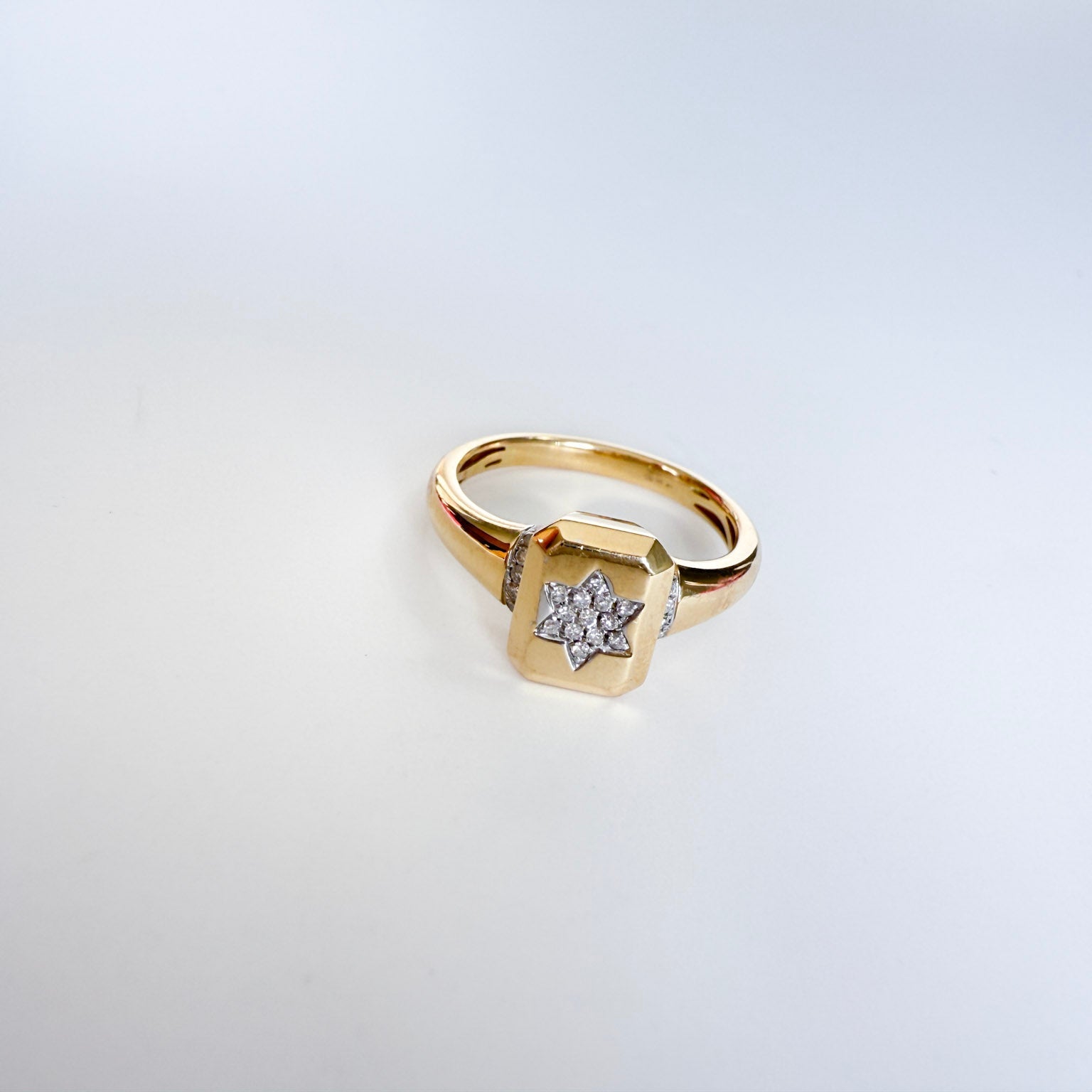 Maguen David star ring