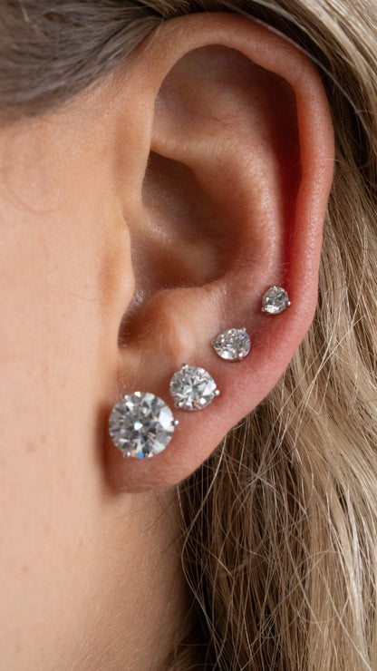 Classic Studs Lab Grown Aretes
