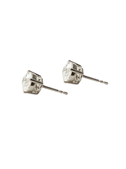 Classic Studs Lab Grown Aretes