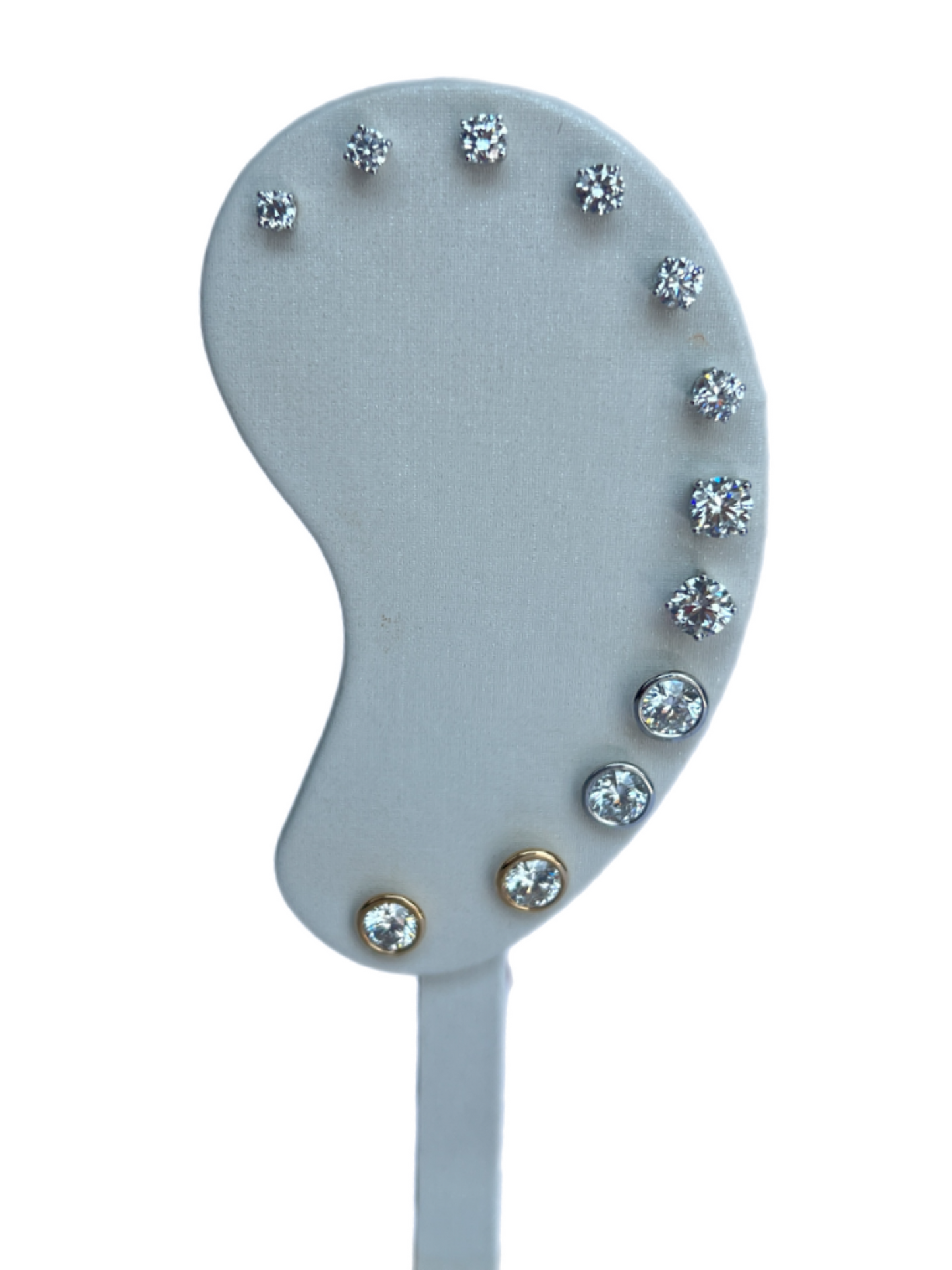 Classic Studs Lab Grown Aretes