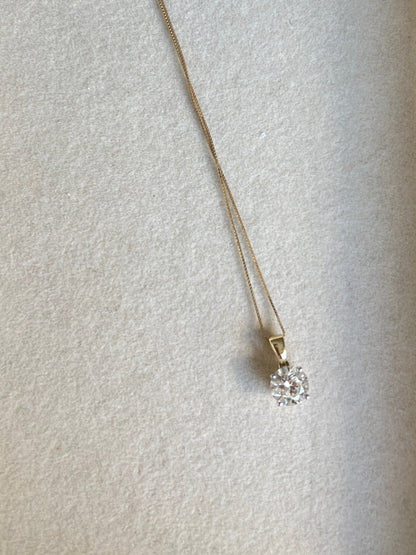 Classic Lab Diamond pendant
