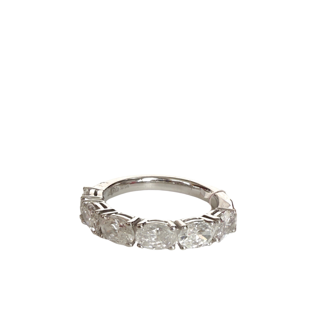 Horizontal eternity ring